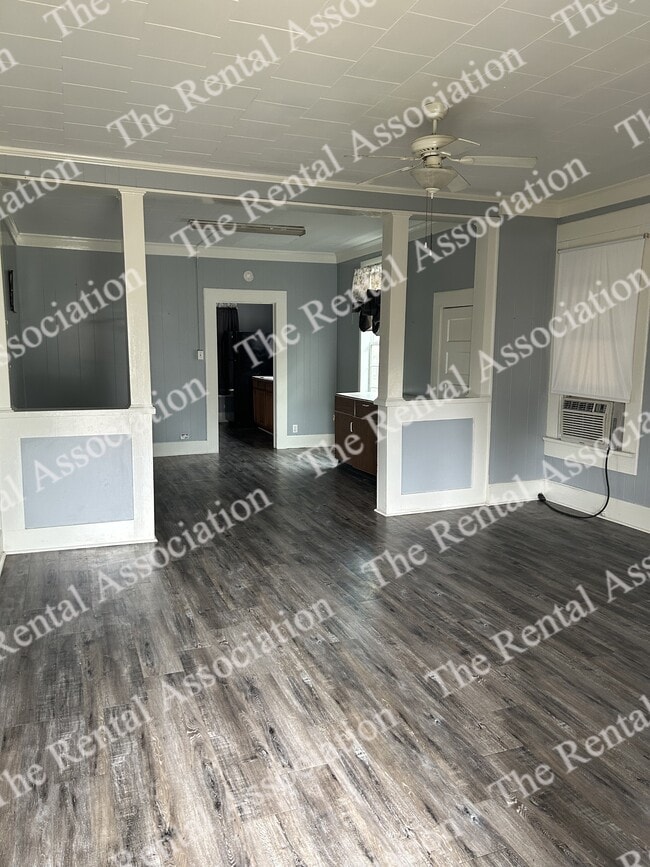 Building Photo - 212 S Bonner St