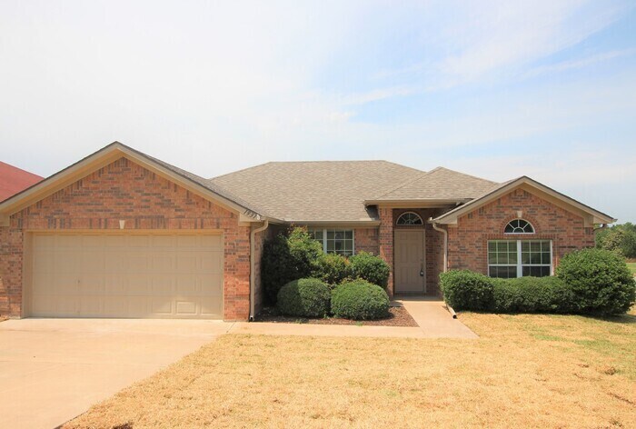 Primary Photo - Beautifully Updated 4 Bedroom Near Jack El...