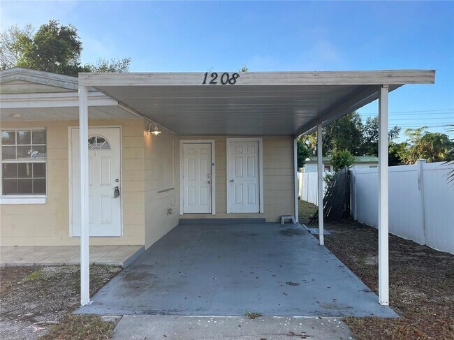 Building Photo - 1208 Carlton Ave
