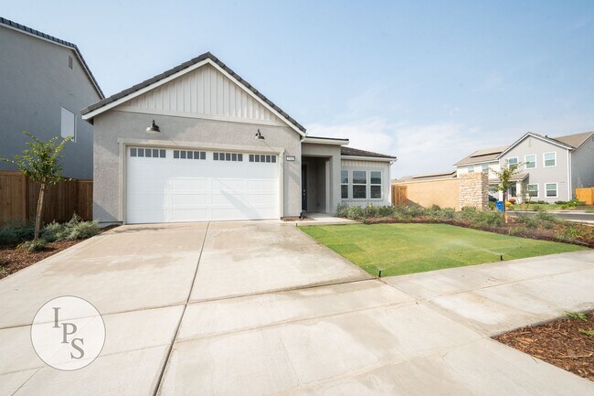 Building Photo - North Clovis Home, 3BR/2BA + Den/Possible ...