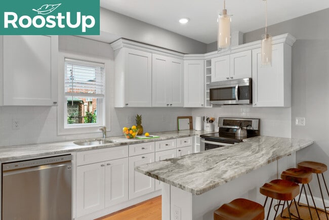 Building Photo - Furnished Bedroom with Private Bath in East Boston