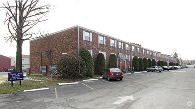 Building Photo - The San Jose Court Apartment Community