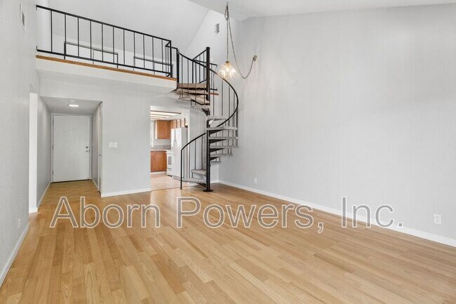 Foto del edificio - 3180 Country Club Dr