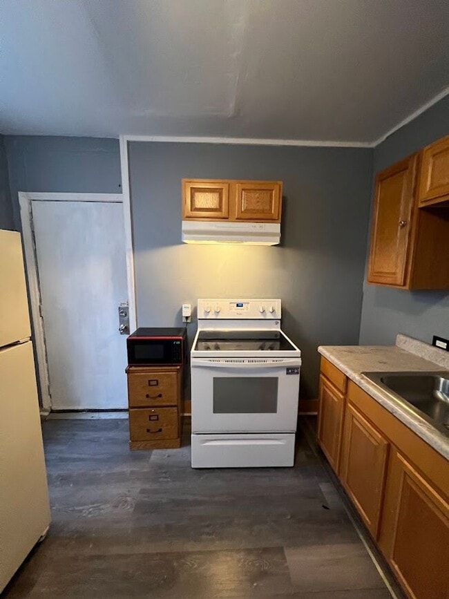 Photo - 337 S 7th St Apartment