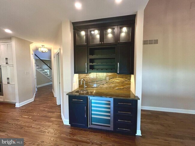 Building Photo - 3879 Charter Club Dr