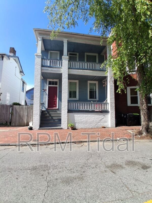 Building Photo - 424 London St