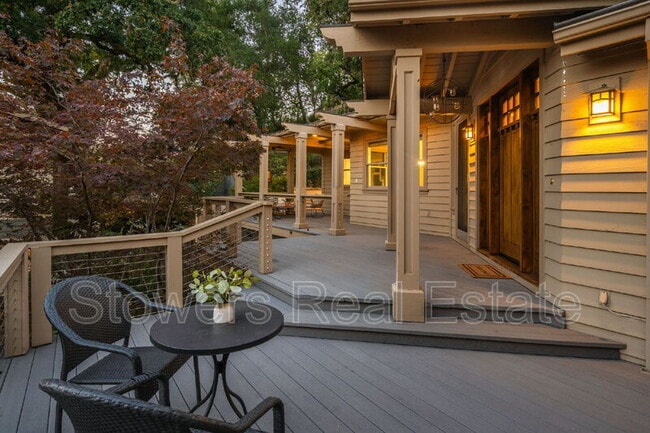 Foto del edificio - 775 Kirkcrest Rd