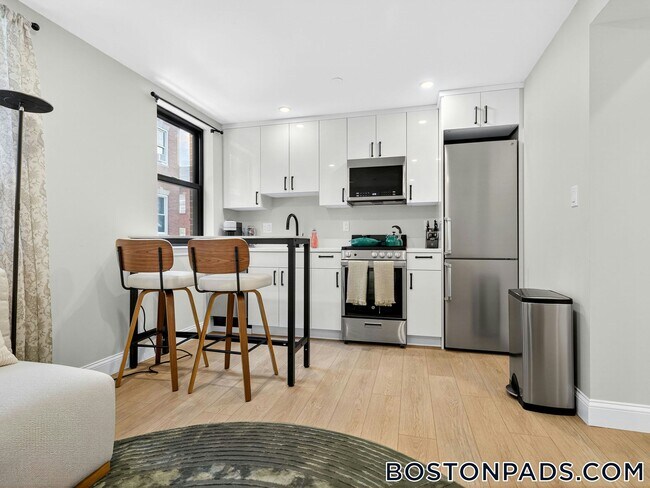 Foto del edificio - 176 Salem St