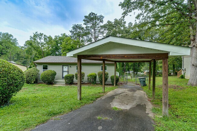 Foto del edificio - Charming 3-Bedroom Home in East Chattanooga