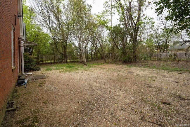 Foto del edificio - 1363 Felder Ave