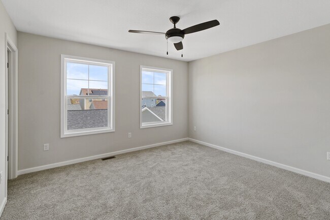 Building Photo - 1316 S Smith Rd