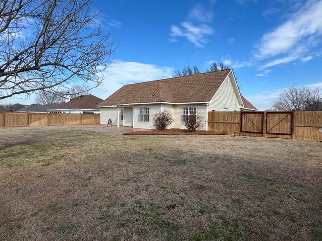 Building Photo - 232 Spring Chase Cir