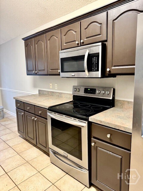 Foto principal - 121 Laurenburg Dr