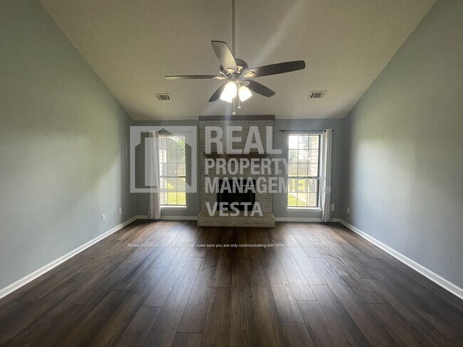 Foto del edificio - 317 Sleepy Ln