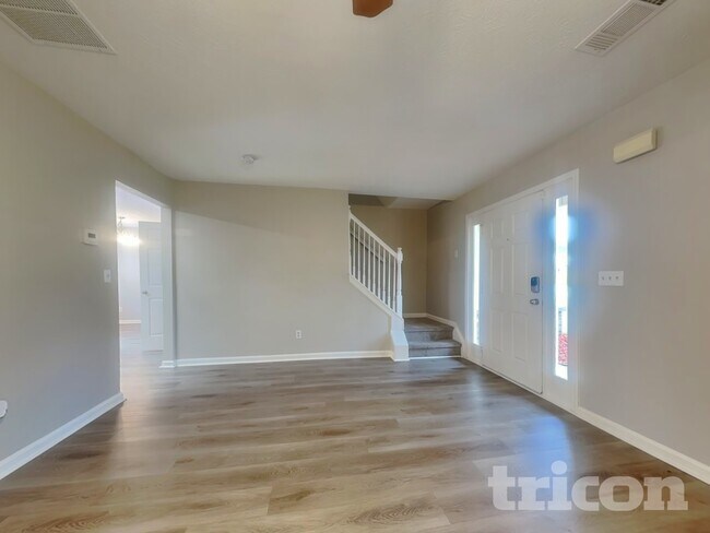 Building Photo - 405 Tori Dr