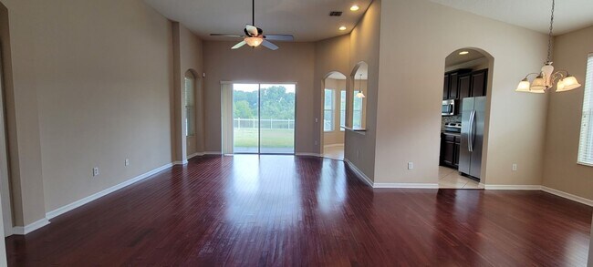 Foto del edificio - Beautiful 3/2 in Oak Creek
