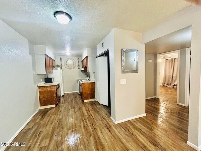 Building Photo - 240 S Doran