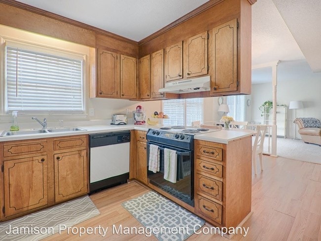 Building Photo - 3 br, 2.5 bath House - 1030 Wishing Well Lane