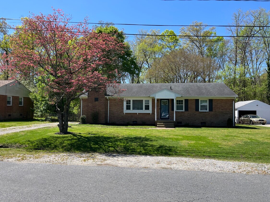 3023 Grahamwood Dr, North Chesterfield, VA 23234 House Rental in