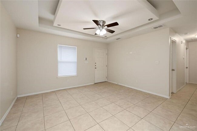 Building Photo - 9 Taxco Ct
