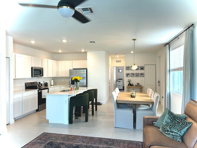 Foto del edificio - 317 SE Crossoak Ln