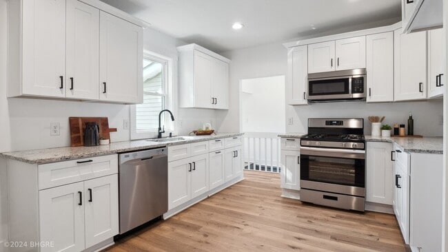 Building Photo - 407 W 1st Ave