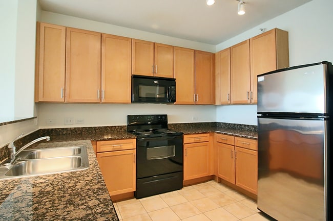 Building Photo - 966 S Clark St