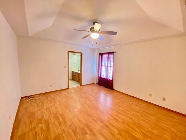 Foto del edificio - 1318 Maple St