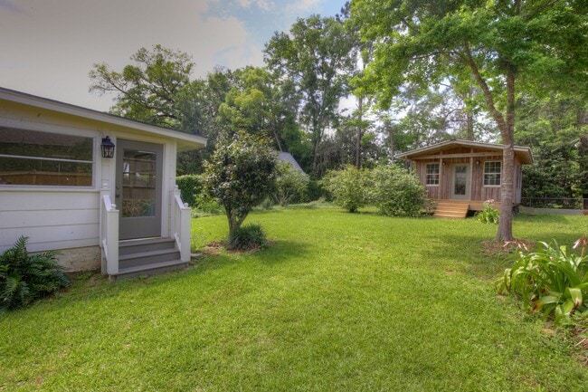 Building Photo - 2/1 Located in the Fruit and Nut section o...