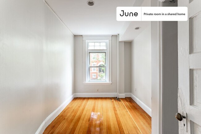 Foto del edificio - Room in Shared 4 bed/2 bath home