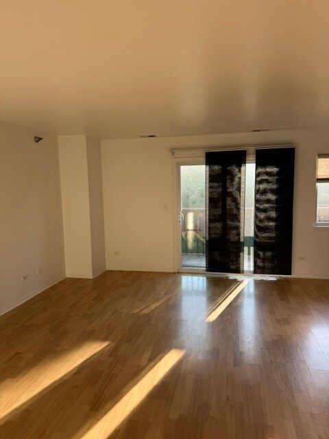 Foto del edificio - 705 E Whispering Oaks Dr