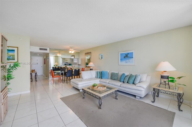 Building Photo - 5601 Collins Ave