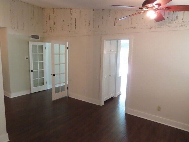 Building Photo - Nicely updated 4-bedroom house in Chula Vista