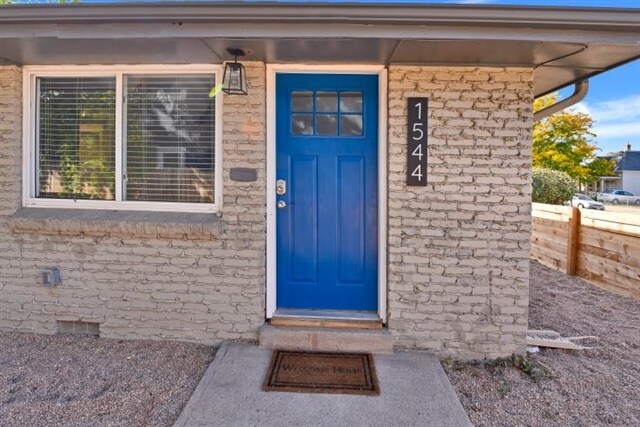 Entrada principal - 1544 W Nevada Pl