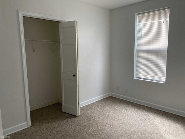 Building Photo - 3 br, 1.5 bath House - 1110 Washington Street