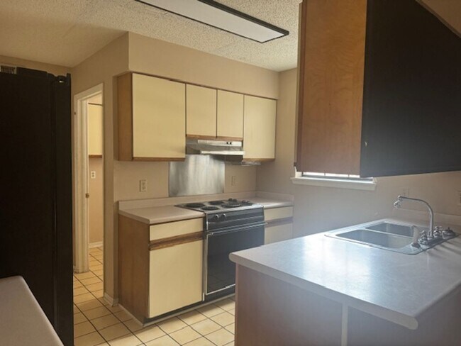 Foto del edificio - 4108 Bill Owens Pkwy