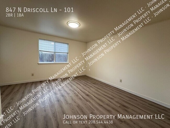 Foto del edificio - 847 N Driscoll Ln