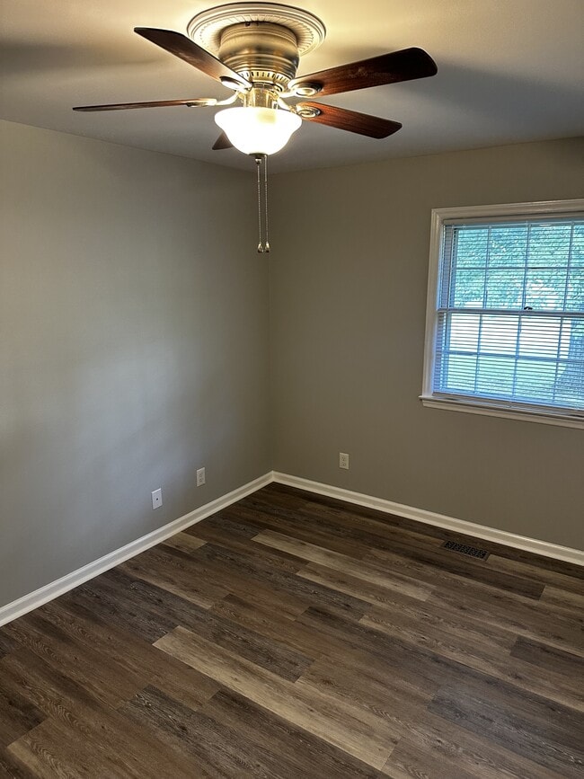 Building Photo - 1511 Huntington Dr