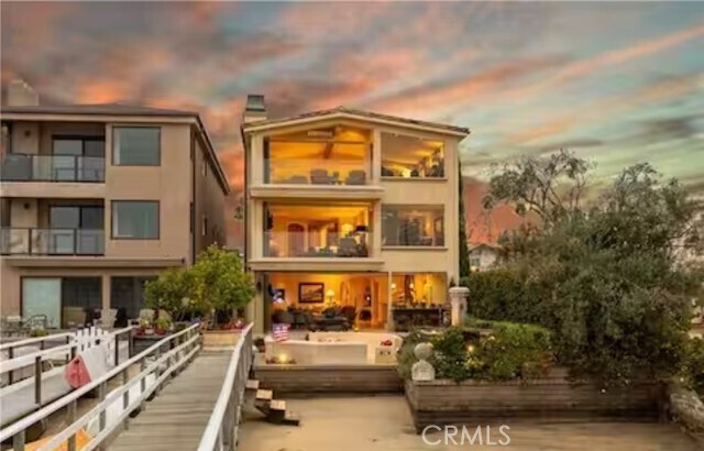 Foto del edificio - 900 E Balboa Blvd