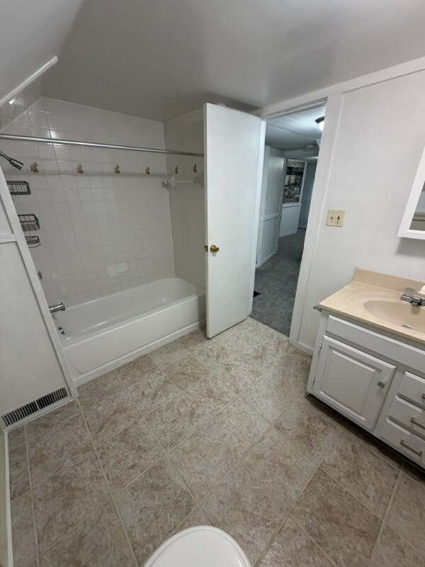 Foto del edificio - 1100 Lincoln Ave NW