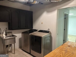 Building Photo - 300 Harcourt Pl