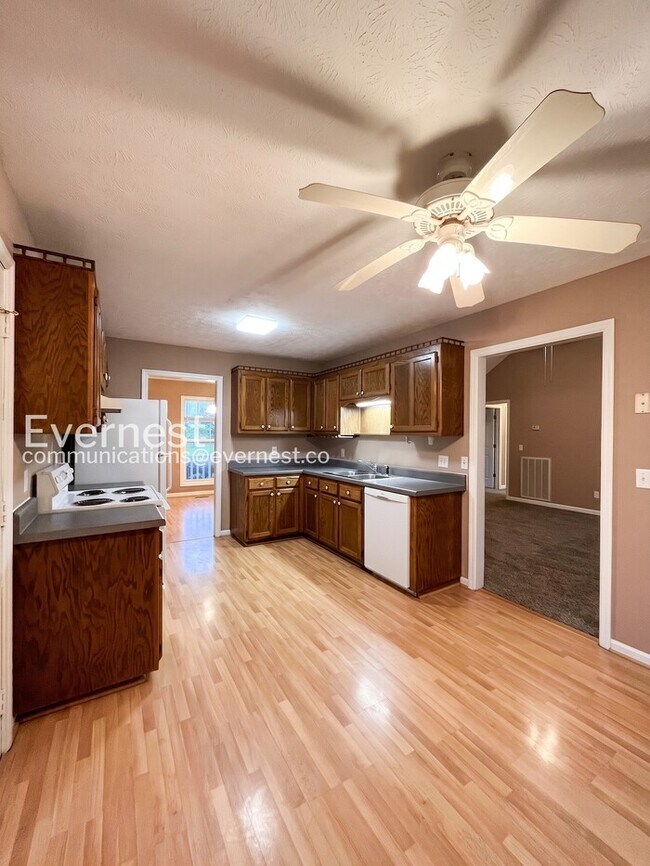 Foto del edificio - 2924 Bearwallow Rd