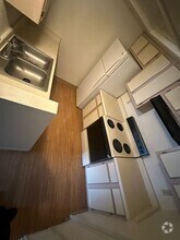 Building Photo - 3550 Bay Sands Dr
