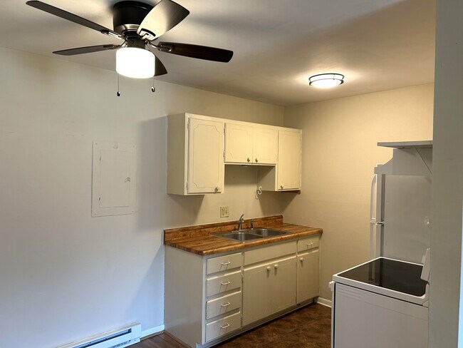 Foto del edificio - 2134 Fairfax Ave