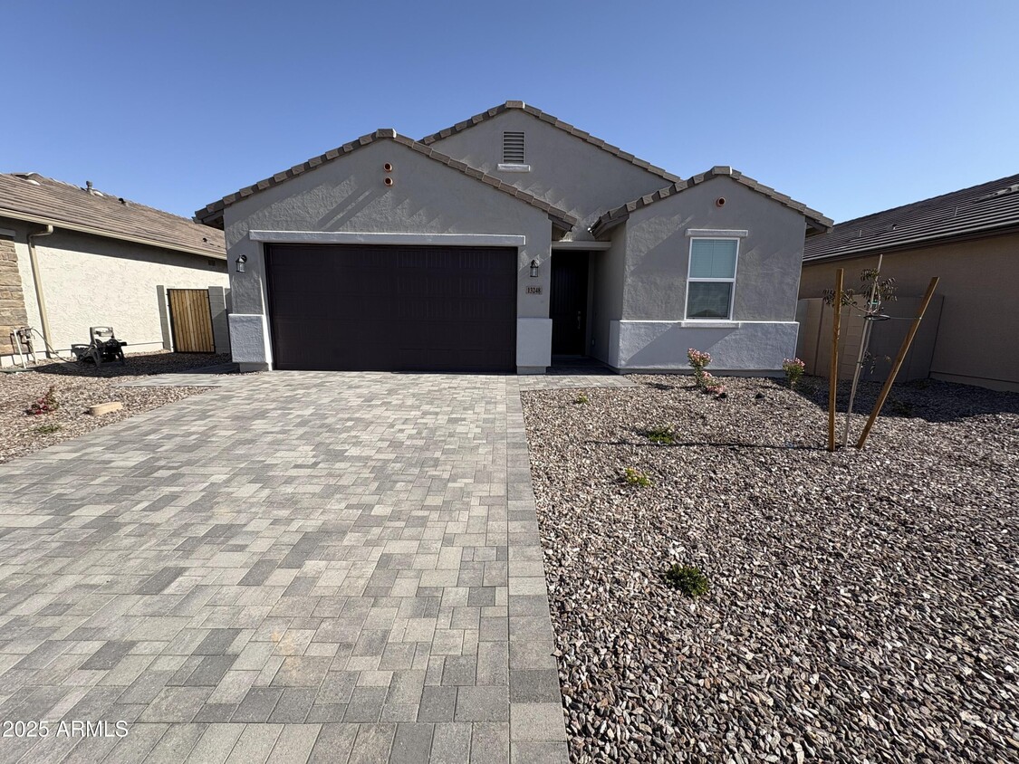 Foto principal - 13248 W Hackamore Dr