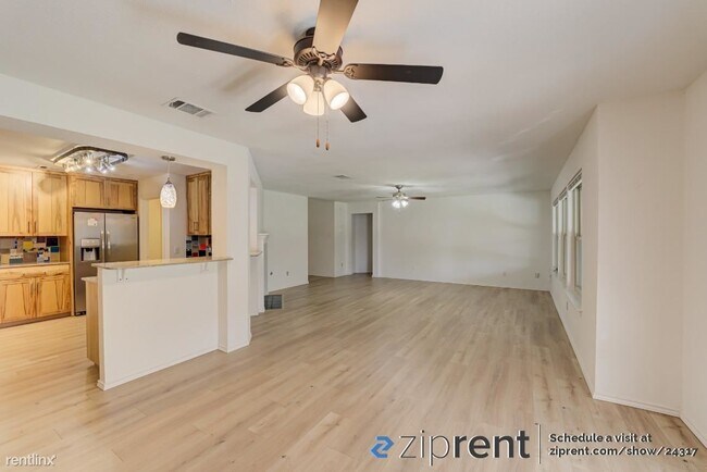 Foto del edificio - 5 br, 3 bath House - 8603 Ganttcrest Dr, A...