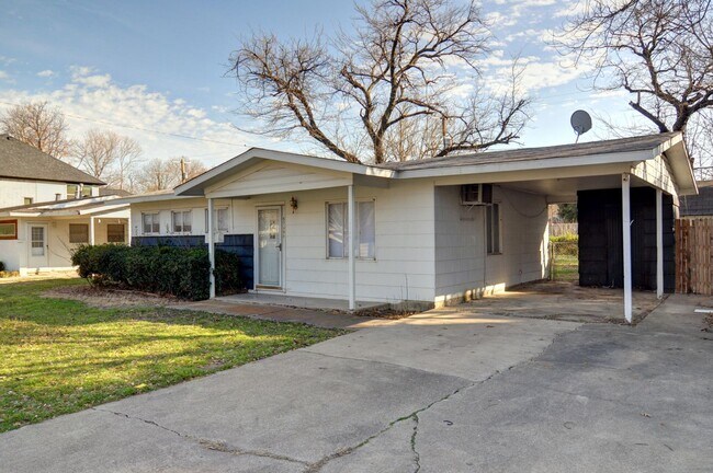 Foto del edificio - 5749 Fursman Ave