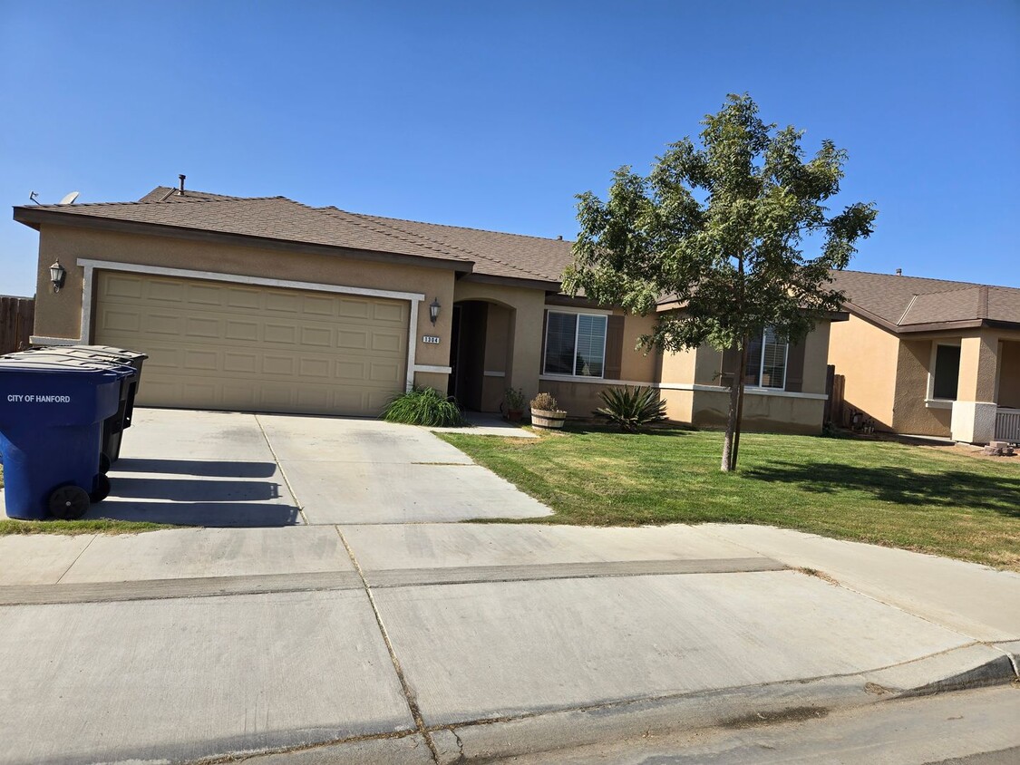 Primary Photo - 4 BR 2 BA Availble Nov 18th