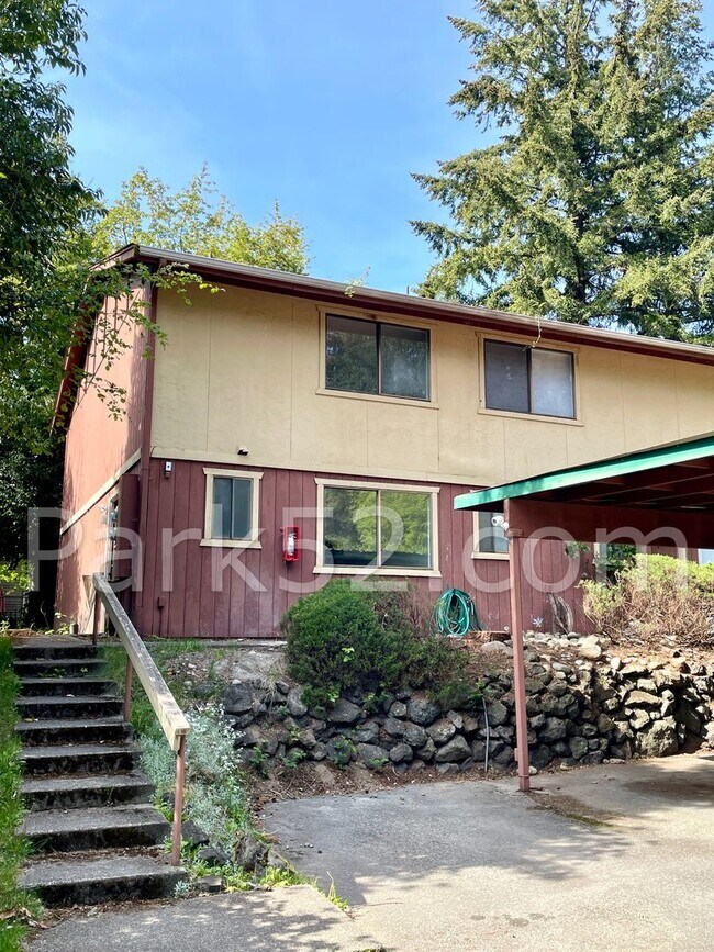 Foto del edificio - Remodeled 2 Bedroom Townhome!