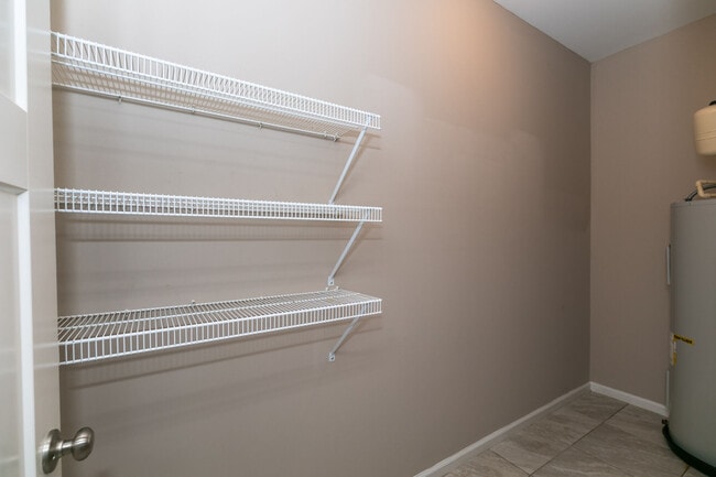 Building Photo - 696 Patriots Place